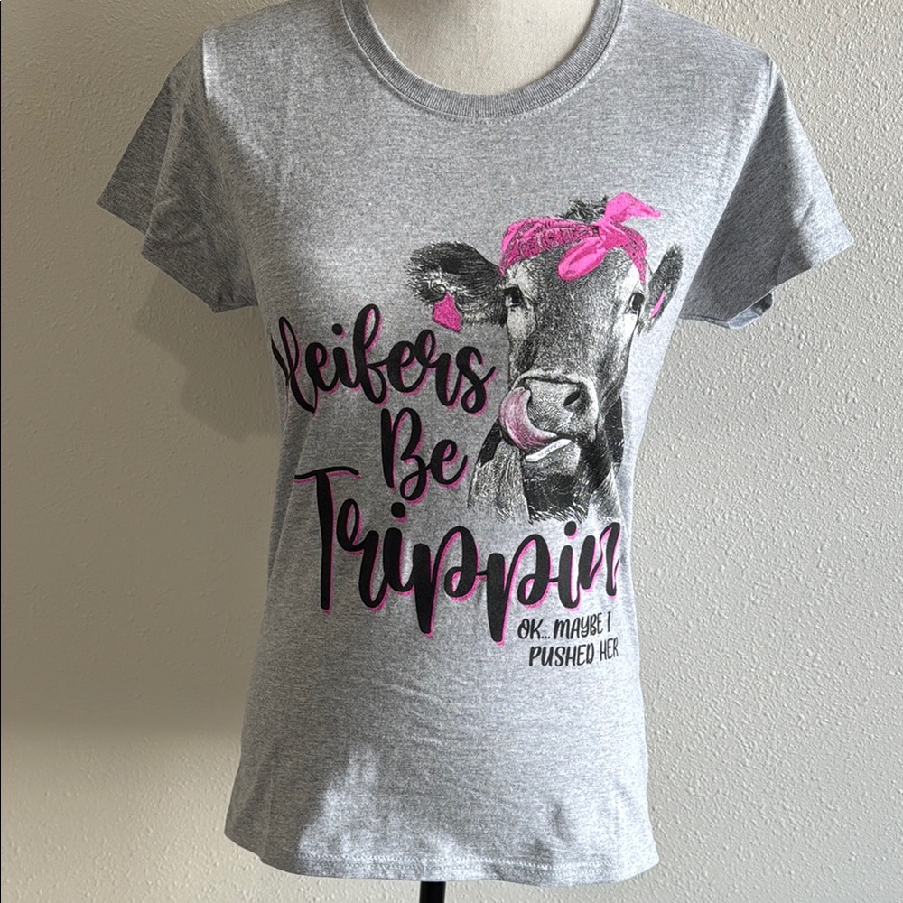 Gray graphic tee Heifers Be Trippin Pink Accents
